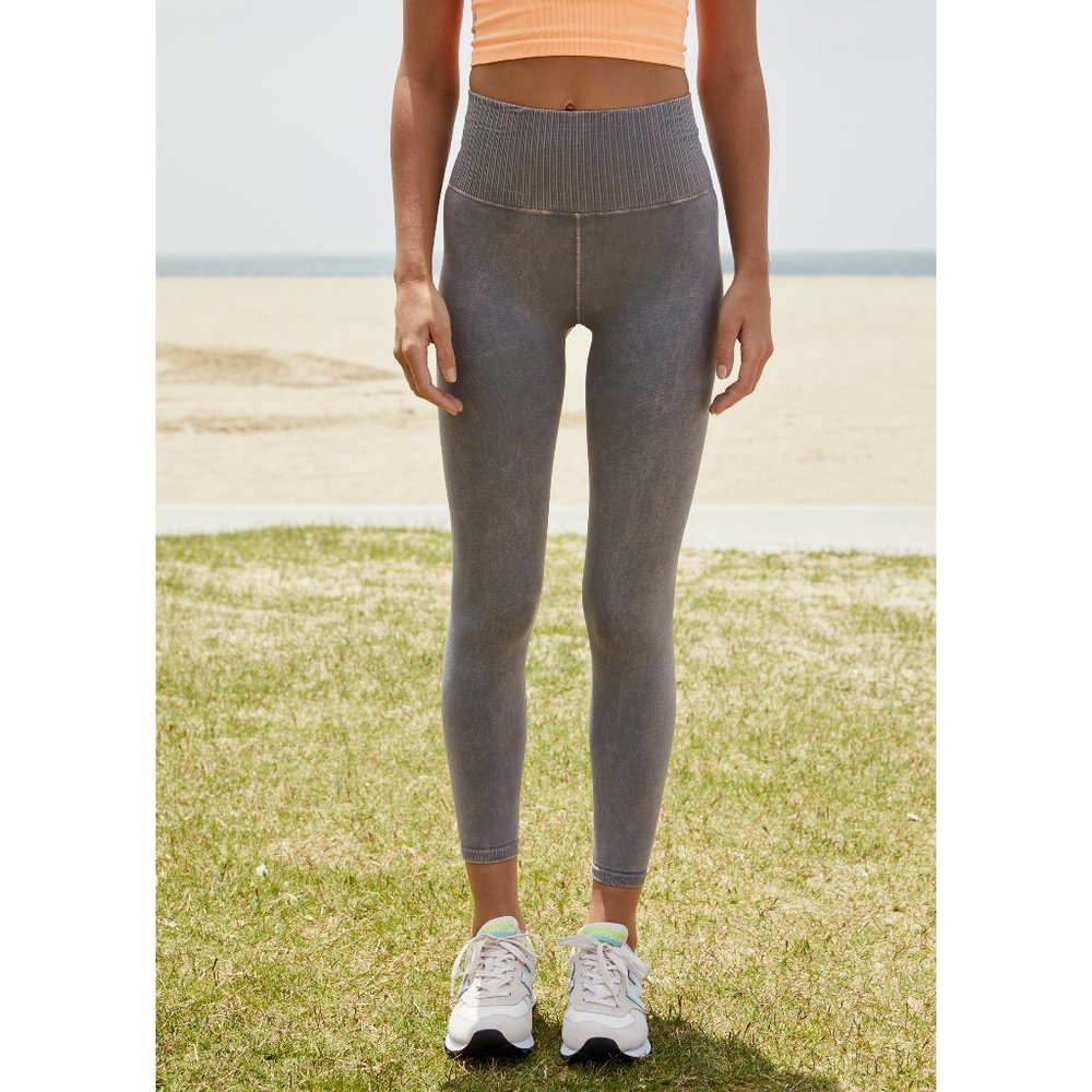 🎉LAST CHANCE🎉 NWT FP Movement Good Karma Legging / Faded Grape - Picture 2 of 7